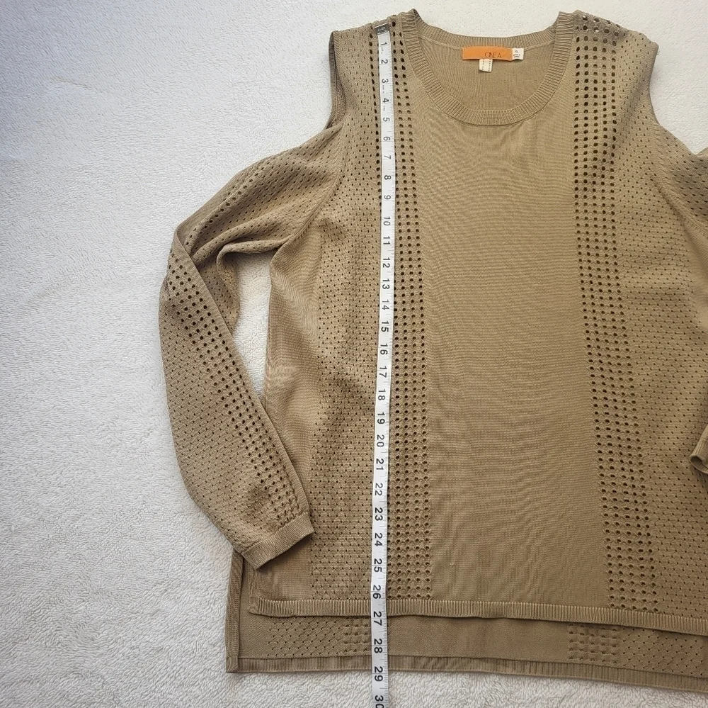 One A Cold Shoulder Long Sleeve Laser Cut Tan Top Women's Size XL - Picture 6 of 10